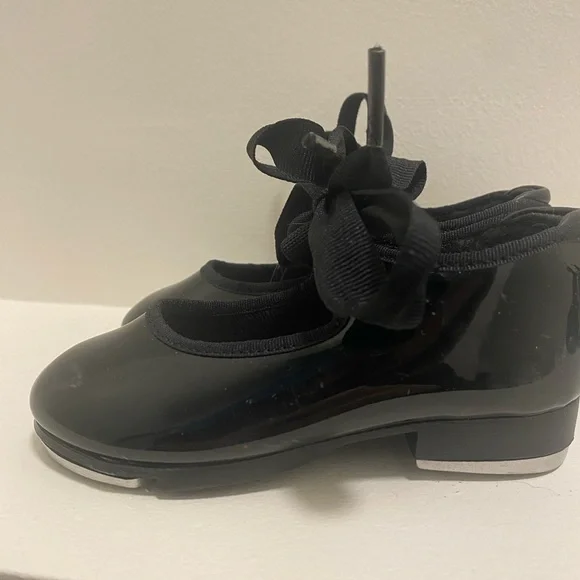 Capezio 7T Tap Shoes - Picture 2 of 3